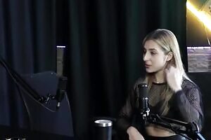 She couldn't suck his dick, she talked about her beginnings and the client engaged in oral sex in the wrong place - Yasmin Pariz & Ktal Vagabundo do Bom (SHEER RED)