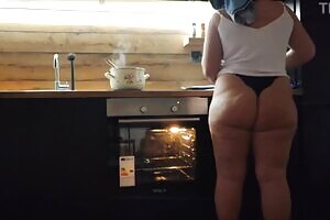 Pawg In The Kitchen