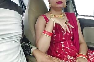 Cute Desi Indian Beautiful Bhabhi Gets Fucked with Huge Dick in car outdoor risky public sex.