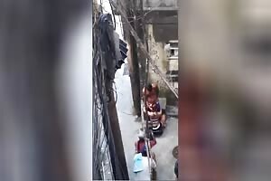 Anitta pagando boquete na favela da Tijuquinha