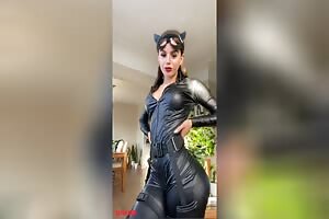 Busty Catwoman 6GB UPDATED ALBUM IN COMMENTS 