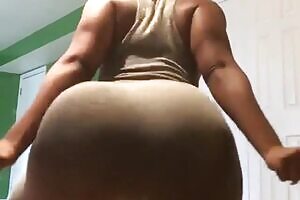 See thru Pussy twerk