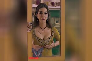 Kriti Sanon boobs pressed