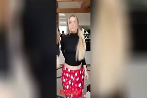 Julia Beautx Booty shake . TikTok von ihrer Schwester 25.12.23